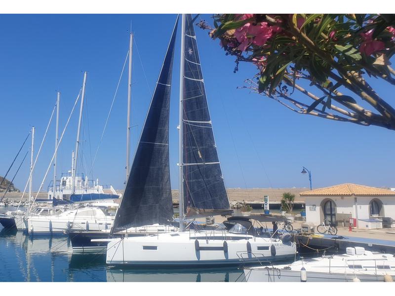 Book yachts online - sailboat - Sun Odyssey 410 Performance - The song is you - rent