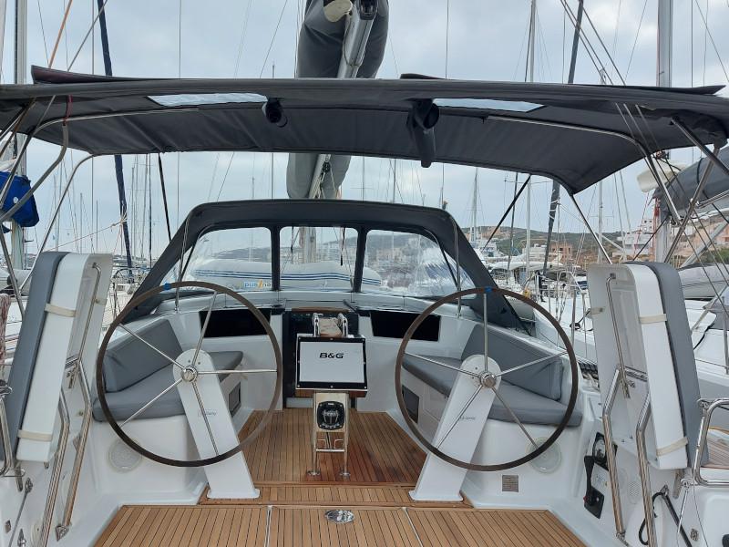 Book yachts online - sailboat - Hanse 418 - Pasithea - rent