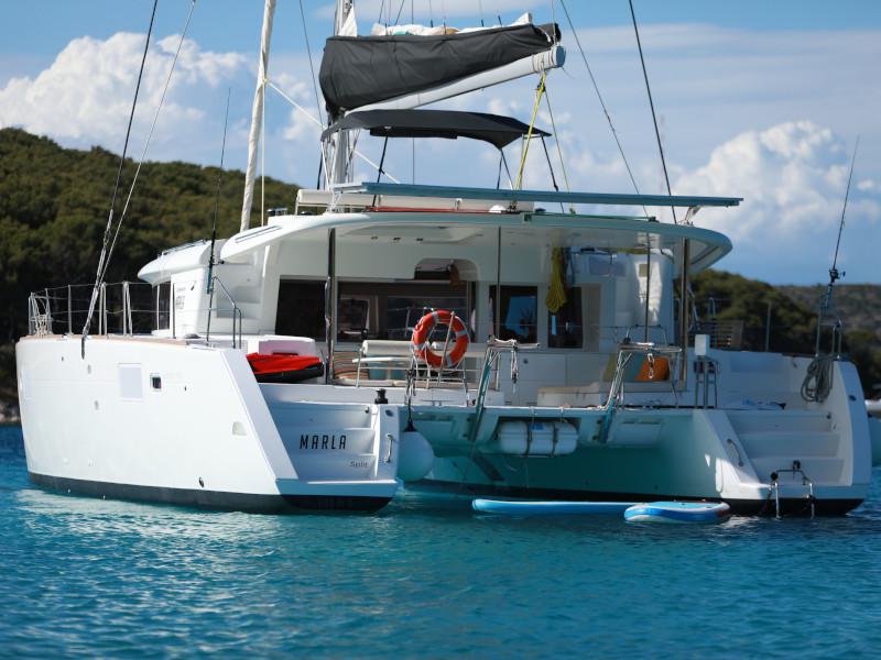 Book yachts online - catamaran - Lagoon 450  Flybridge - Marla - rent