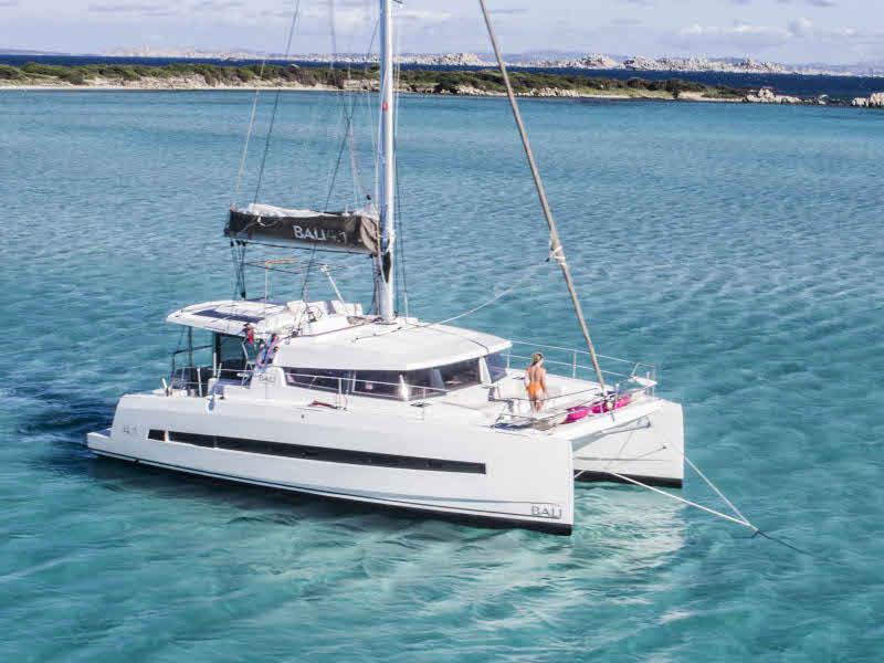Book yachts online - catamaran - Bali 4.1 - Georg) (A/C, Watermaker, Generator - rent