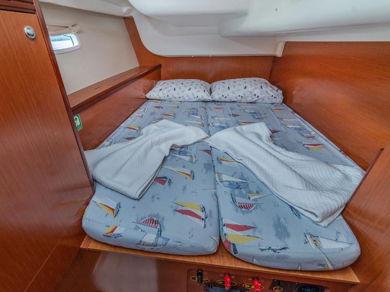 Book yachts online - sailboat - Oceanis 40 - Eps-Epp - rent
