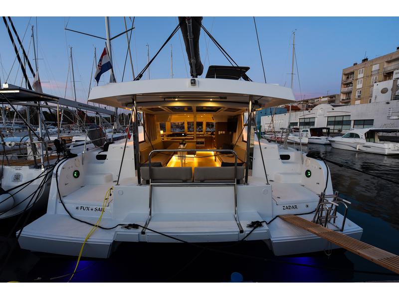 Book yachts online - catamaran - Bali Catspace - FUX 4 Sail - AC + GENERATOR - rent
