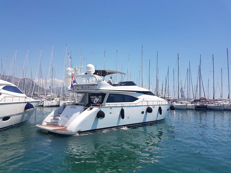 Book yachts online - motorboat - Maiora 20S - HOPE I  - rent