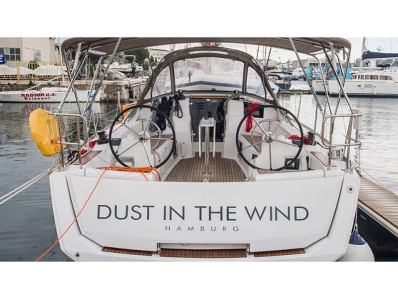 Book yachts online - sailboat - Sun Odyssey 389 JP - DUST IN THE WIND - rent