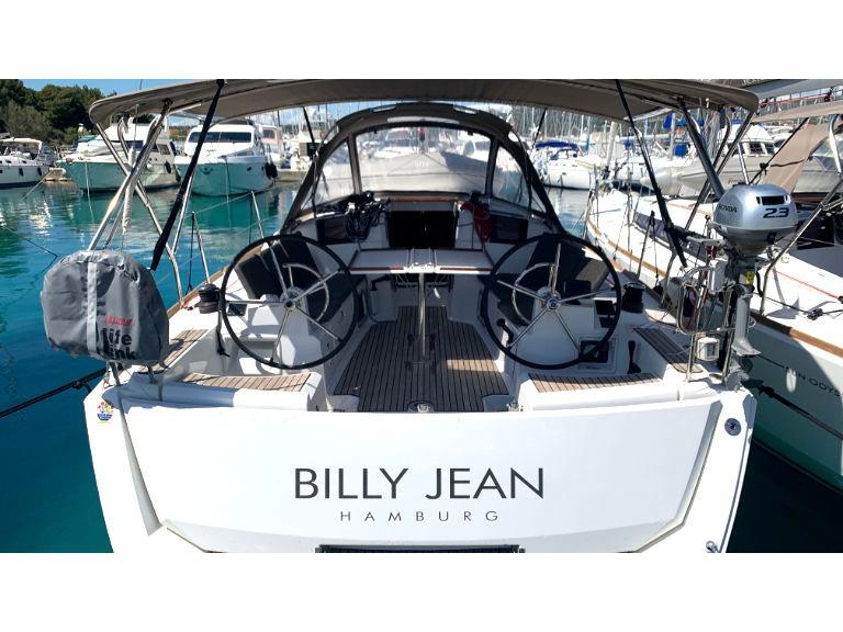 Book yachts online - sailboat - Sun Odyssey 389 JP - BILLY JEAN - rent