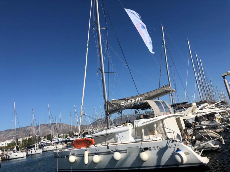 Book yachts online - catamaran - Lagoon 450  Flybridge - MIA PLUS - rent