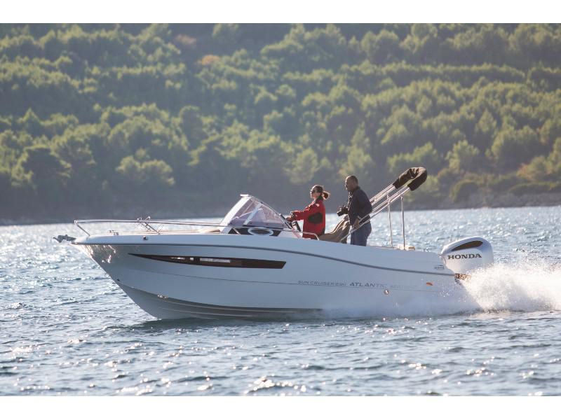 Book yachts online - motorboat - Atlantic Marine Sun Cruiser 690 - Mala - rent