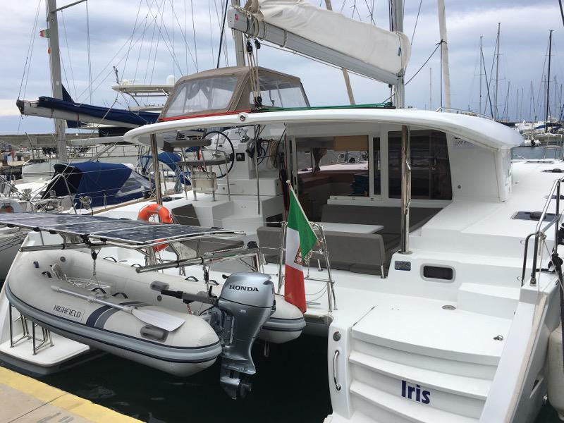Book yachts online - catamaran - Lagoon 400 S2 - Iris - rent