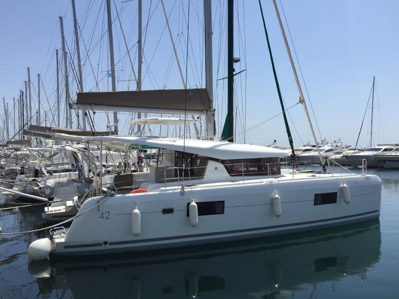 Book yachts online - catamaran - Lagoon 42 - Iris II - rent