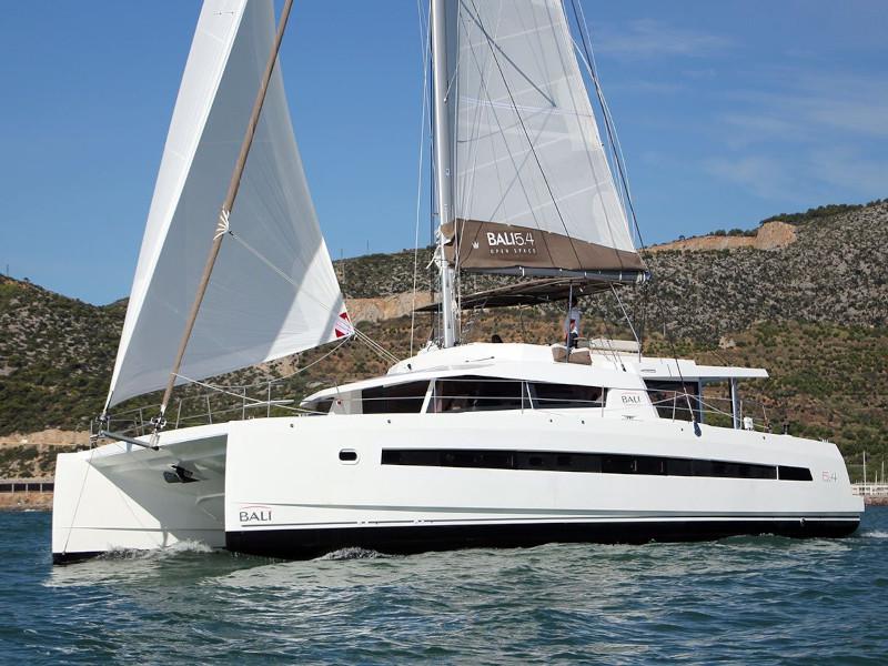 Book yachts online - catamaran - Bali 5.4./CREWED (3 pax crew (Captain, Hostess, Chef)) - CL- B54-19-I - rent