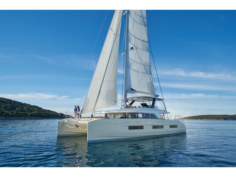 Book yachts online - catamaran - Lagoon Sixty 5 - AMADA MIA - rent