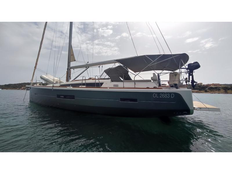 Book yachts online - sailboat - Dufour 520 GL - Greenleaf - rent