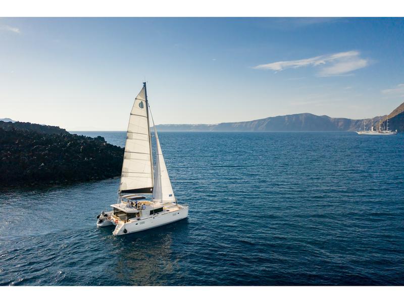 Book yachts online - catamaran - Lagoon 450  Flybridge - Madicon - rent