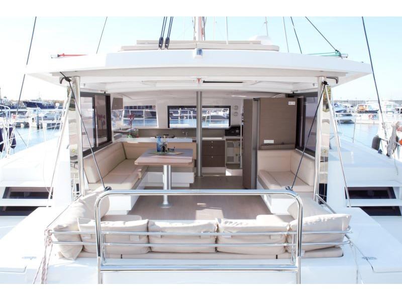 Book yachts online - catamaran - Bali 4.3 - Fasteam Two (WM - A/C - GENERATOR) - rent