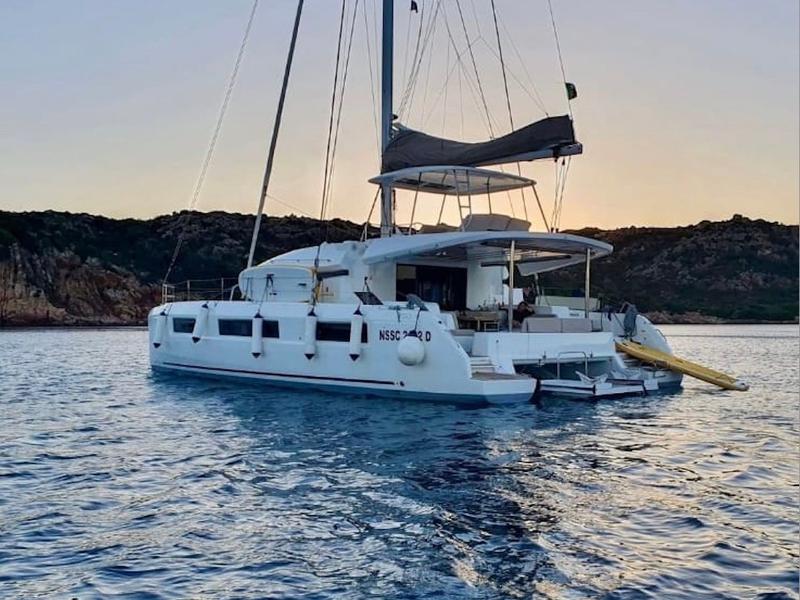 Book yachts online - catamaran - Lagoon 50 - Baten Kaitos II  (A/C, WM, Generator, Tender Lift, Inverter) - rent