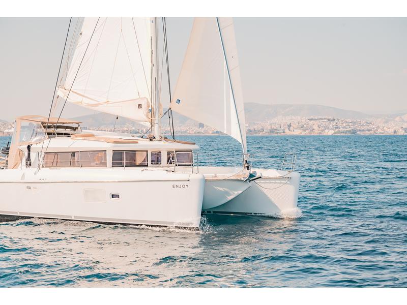 Book yachts online - catamaran - Lagoon 421 - Enjoy - rent