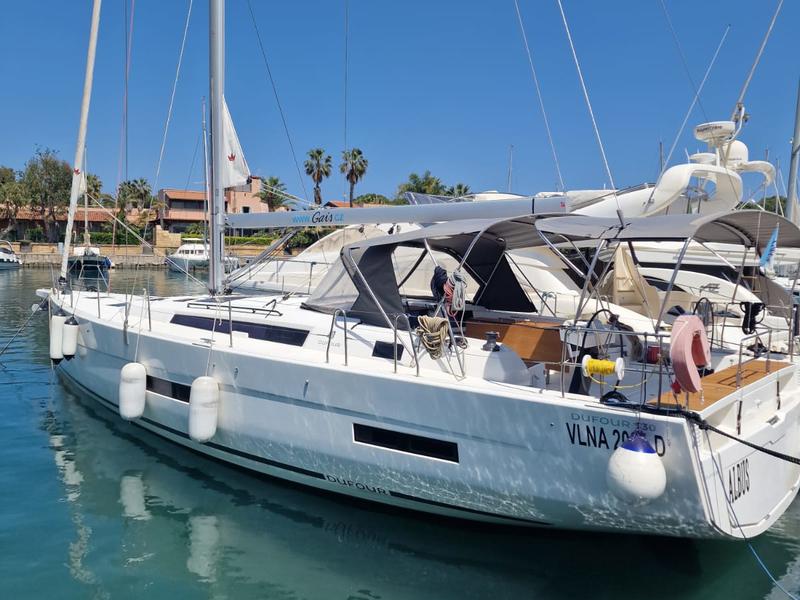 Book yachts online - sailboat - Dufour 530 Grand Large - Albus - rent