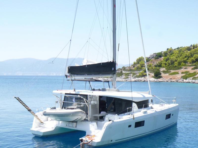Book yachts online - catamaran - Lagoon 42 - ALEXANDROS (generator, air condition, watermaker, 1 SUP free of charge) - rent