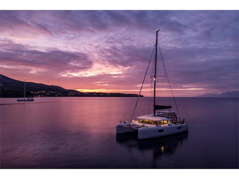 Book yachts online - catamaran - Lagoon 42 - Dream of life - rent