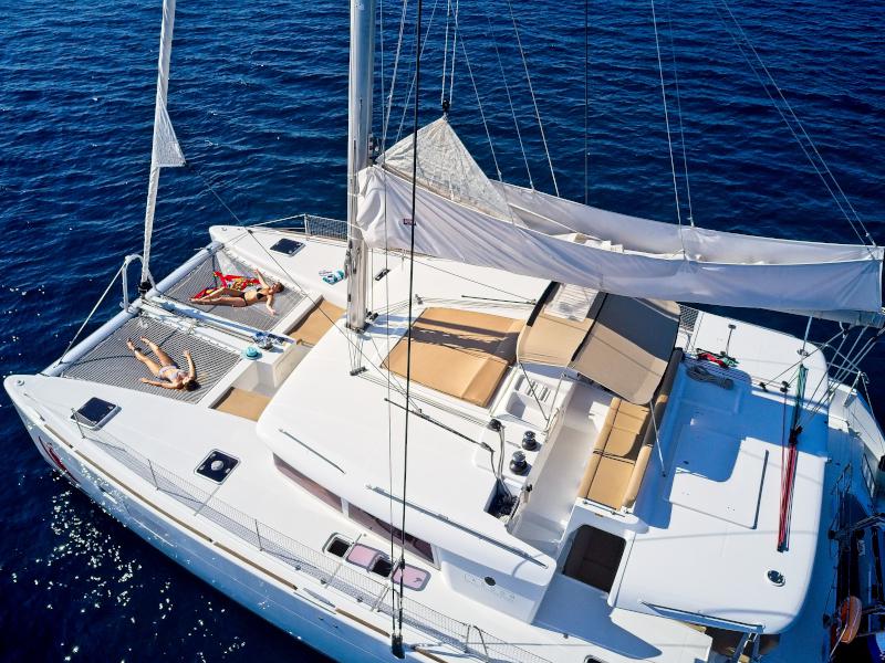 Book yachts online - catamaran - Lagoon 450 - Lara - rent