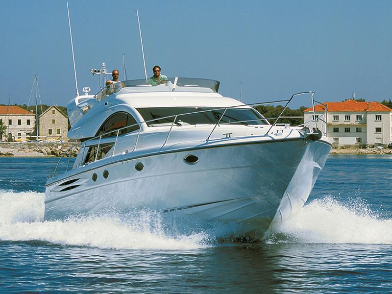 Book yachts online - motorboat - Fairline Phantom 50 - Luna IV - rent