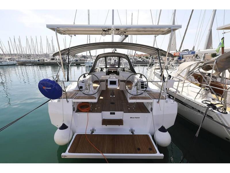 Book yachts online - sailboat - Bavaria C38 - Blue Note - rent