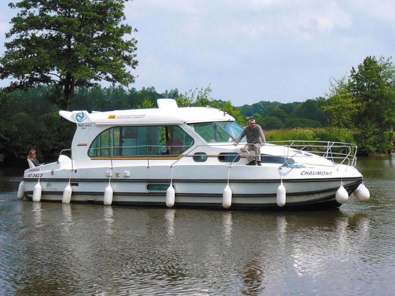 Book yachts online - motorboat - Sedan 1000 - LEPINOY FR - rent