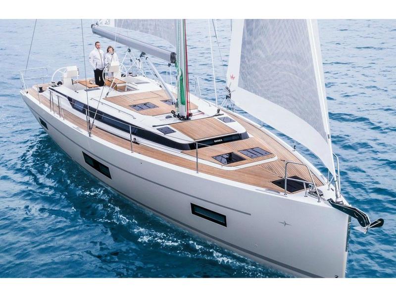 Book yachts online - sailboat - Bavaria C45 A/C &amp; GEN - Dawn - rent