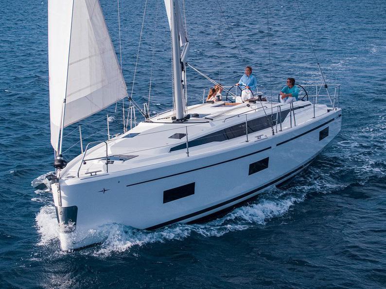 Book yachts online - sailboat - Bavaria C42 - BavC42-22-C - rent