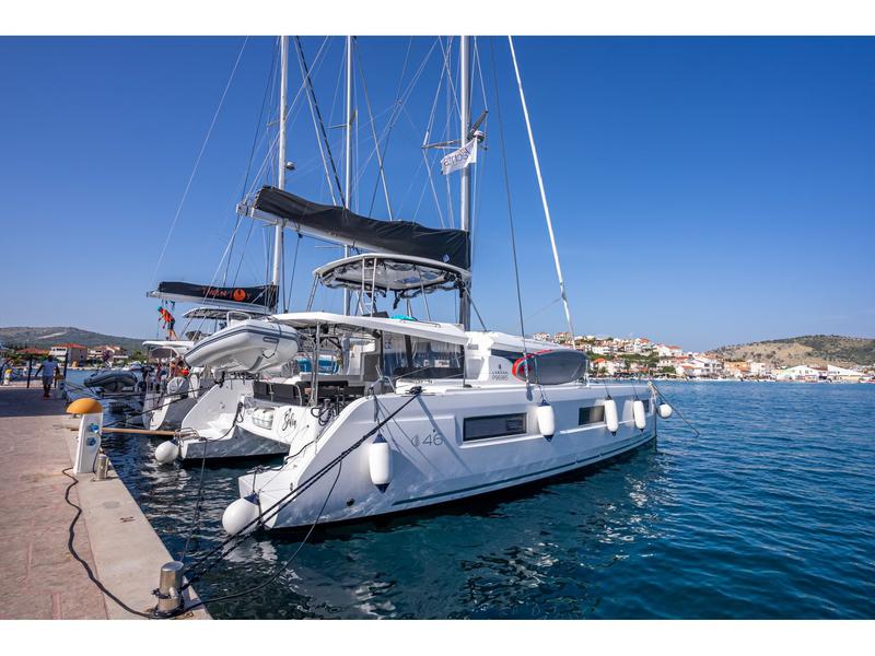 Book yachts online - catamaran - Lagoon 46 - SOFIA - rent