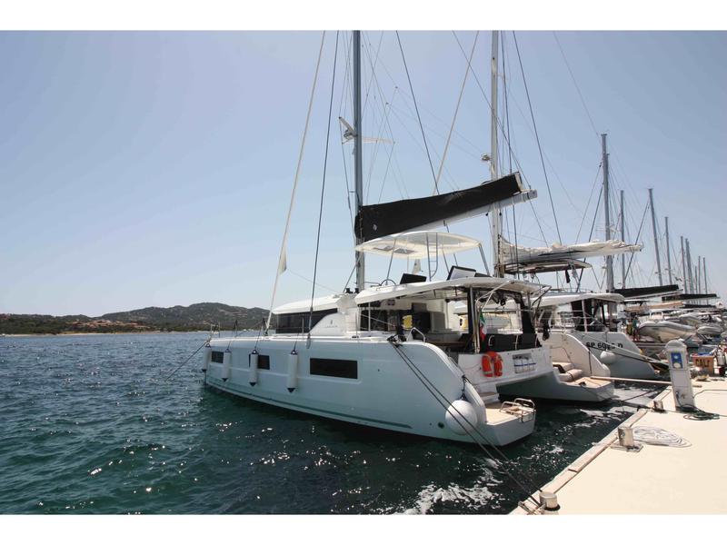 Book yachts online - catamaran - Lagoon 46 - Westerlund (GND) (A/C, WM, Generator, Inverter 12/220V) - rent