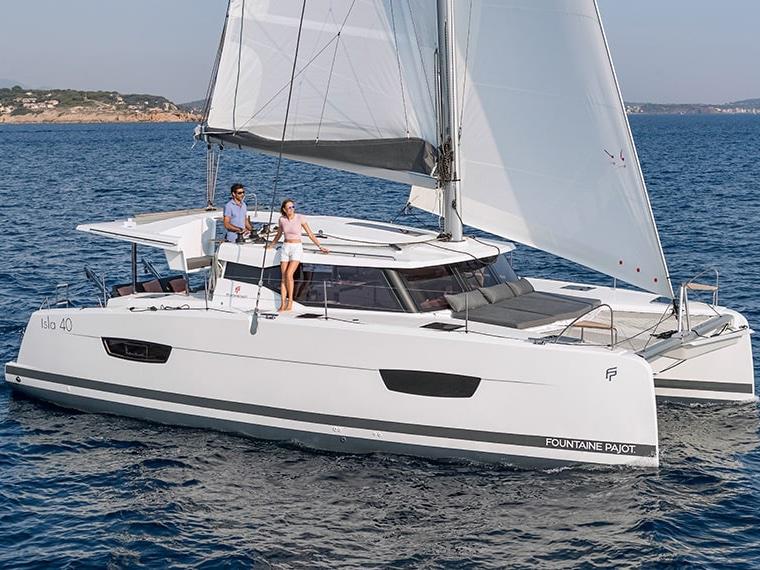 Book yachts online - catamaran - Isla 40 - BLUE SERENITY (Air-conditition, gas barbeque, 1 SUP free of charge)  - rent