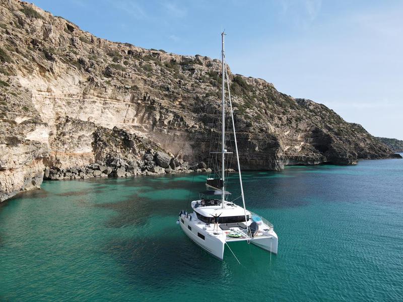 Book yachts online - catamaran - Lagoon 46 - Saramimi NEW 2022 - rent