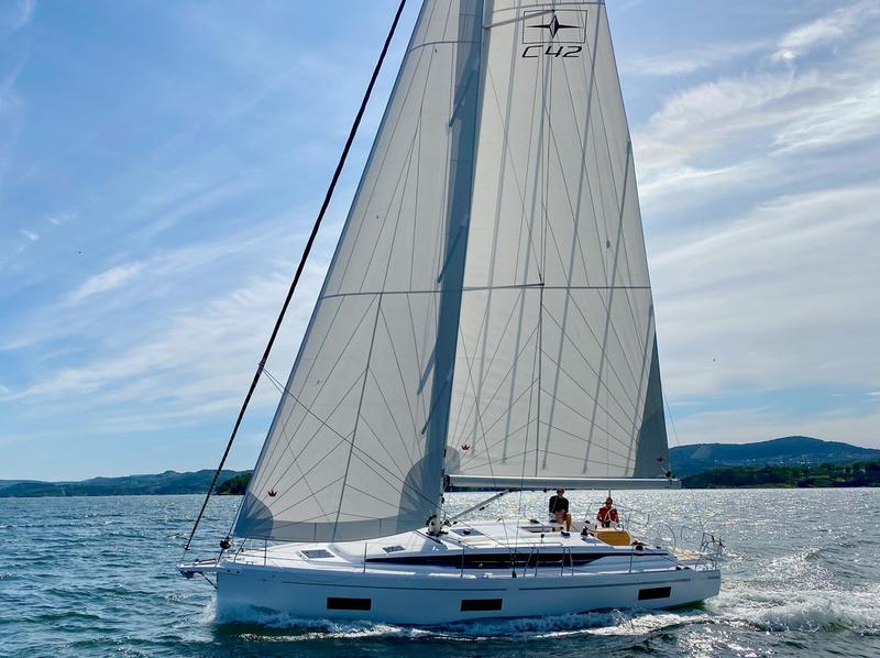 Book yachts online - sailboat - Bavaria C42 - Nirvana - rent