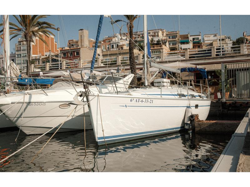 Book yachts online - sailboat - Bavaria 34 Cruiser - Hesperia III - rent
