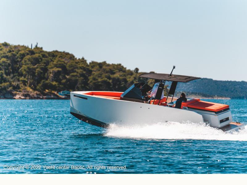 Book yachts online - motorboat - De Antonio D28 Open - LUI - rent