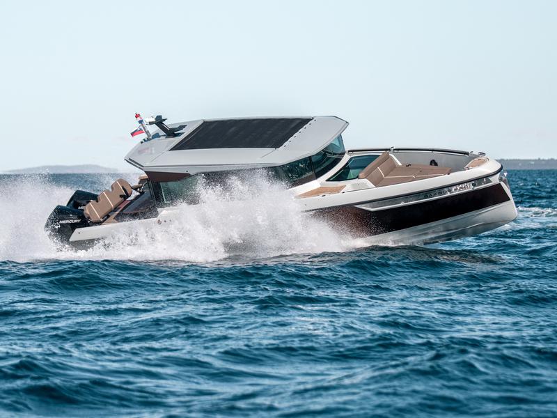 Book yachts online - motorboat - Saxdor 320 GTC - Olivia - rent