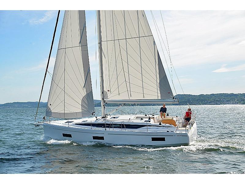 Book yachts online - sailboat - Bavaria C42 - Quick Point - rent