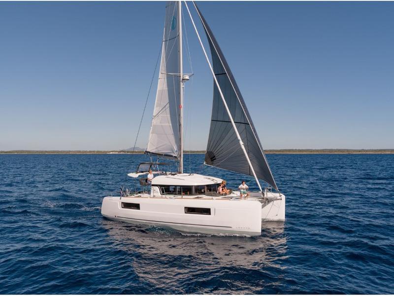 Book yachts online - catamaran - Lagoon 40 - OSPREY - rent