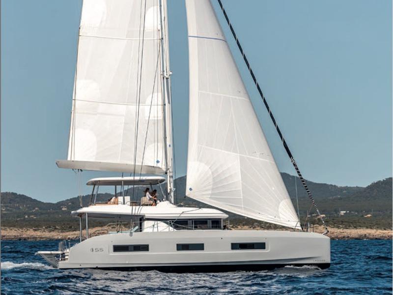 Book yachts online - catamaran - Lagoon 55 - SAILUXE - Strafico - rent