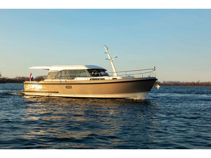 Book yachts online - motorboat - Linssen Grand Sturdy 40.0 Sedan - Luna Amanda - rent
