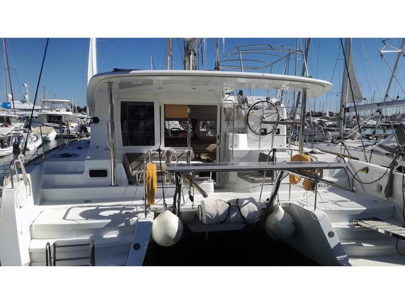 Book yachts online - catamaran - Lagoon 39 - Deep Blue - rent