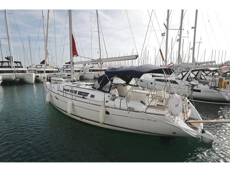 Book yachts online - sailboat - Sun Odyssey 45 - Lejla - rent