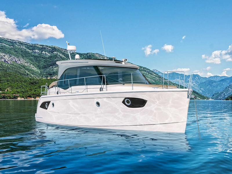 Book yachts online - motorboat - Bavaria E34 Sedan - no name - rent