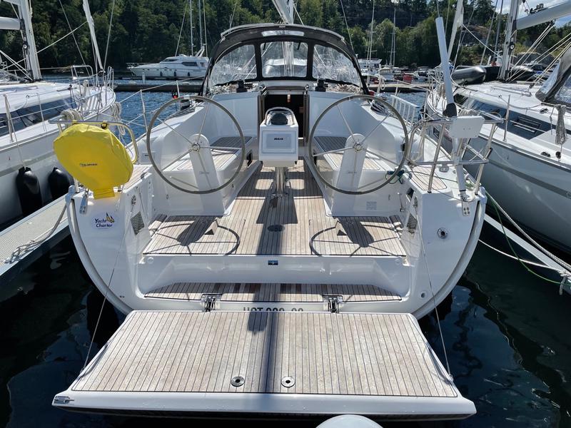 Book yachts online - sailboat - Bavaria 41 - TWELVE - rent