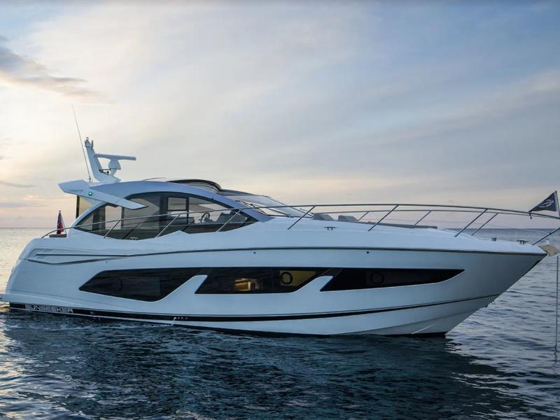 Book yachts online - motorboat - Predator 50 - X - rent