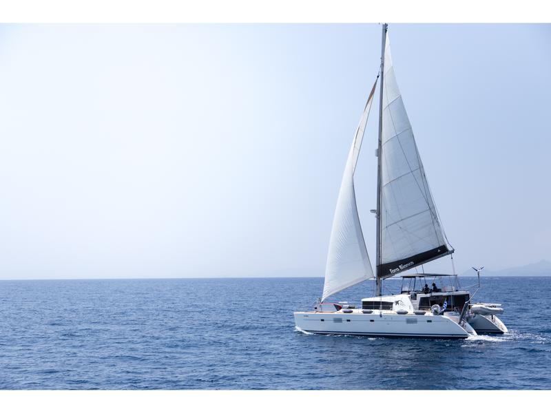 Book yachts online - catamaran - Lagoon 500 - Toro Bianco - Deluxe - rent