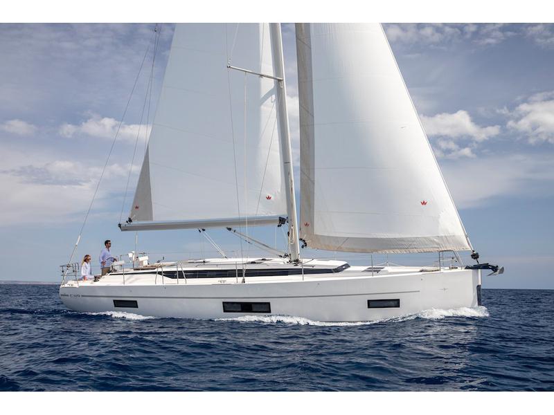 Book yachts online - sailboat - Bavaria C45 - New - rent