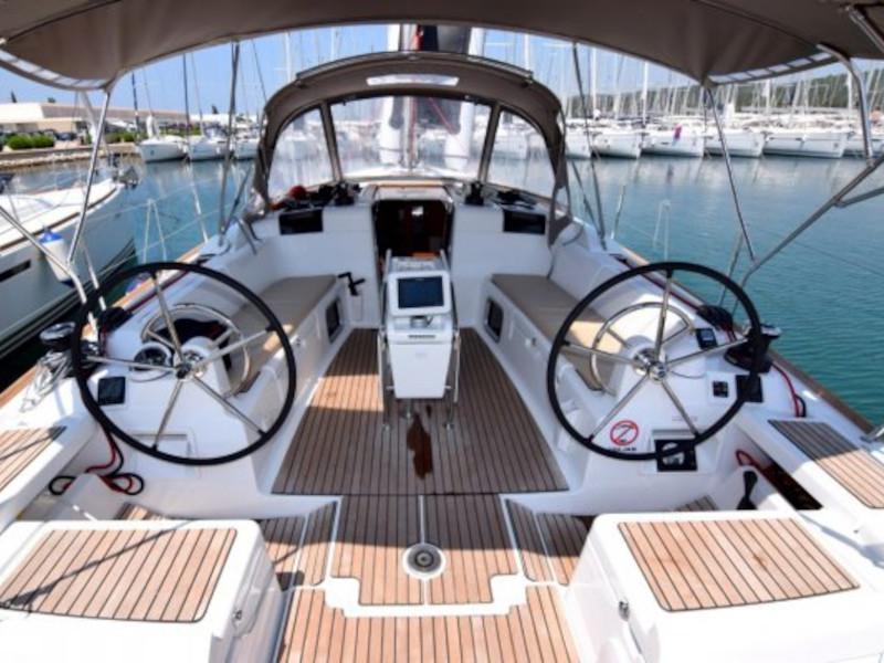Book yachts online - sailboat - Sun Odyssey 449 - Blue Moon - rent