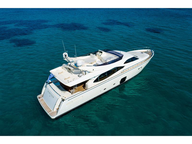 Book yachts online - motorboat - Ferretti 780 - Nineteen - rent